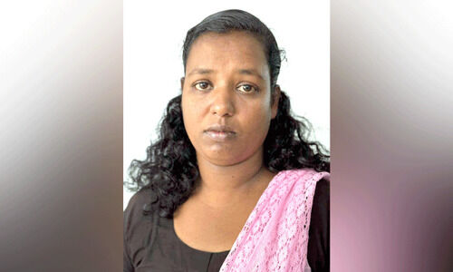 ജോലിക്കുനിന്ന വീട്ടിൽനിന്ന് സ്വർണം കവര്ന്ന യുവതി അറസ്റ്റില് ജോലിക്കുനിന്ന വീട്ടിൽനിന്ന് സ്വർണം കവര്ന്ന യുവതി അറസ്റ്റില്