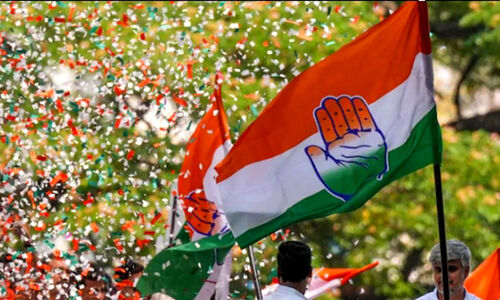 എ​ൻ.​എം. വി​ജ​യ​ന്റെ ആ​ത്മ​ഹ​ത്യ; കോ​ൺ​ഗ്ര​സ് പ്ര​തി​രോ​ധ​ത്തി​ൽ