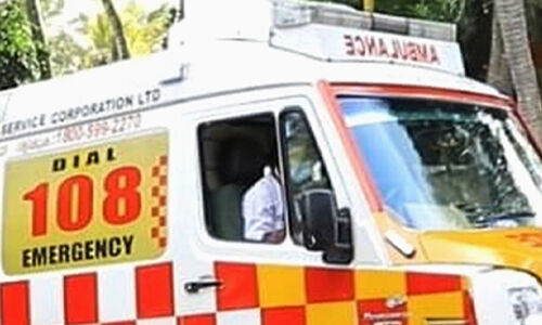 ഡ്യൂട്ടി സമയം കഴിഞ്ഞെന്ന്; പാമ്പുകടിയേറ്റ കുട്ടിയുമായിവന്ന ആംബുലൻസ് നടുറോഡിൽ നിർത്തി ഡ്രൈവർ ഇറങ്ങിപ്പോയി