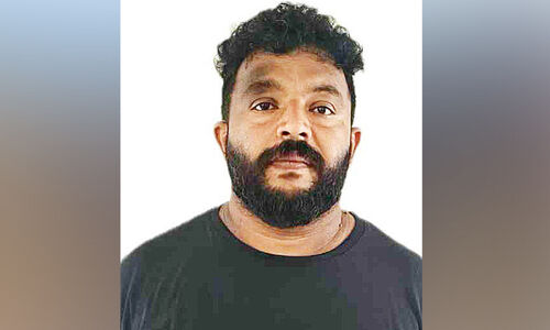 ല​ഹ​രി വി​രു​ദ്ധ പ്ര​വ​ർ​ത്ത​ക​ൻ ക​ഞ്ചാ​വു​മാ​യി പി​ടി​യി​ൽ