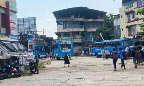 കൊട്ടാരക്കര സ്വകാര്യ ബസ് സ്റ്റാൻഡ് ഹൈടെക് വികസനം അനിശ്ചിതത്വത്തിൽ കൊട്ടാരക്കര സ്വകാര്യ ബസ് സ്റ്റാൻഡ് ഹൈടെക് വികസനം അനിശ്ചിതത്വത്തിൽ