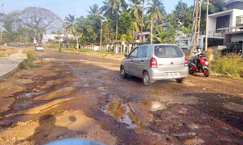 അ​ട്ട​പ്പാ​ടി റോ​ഡ് ന​വീ​ക​ര​ണം തീ​ർ​ക്കാ​ൻ തീ​രു​മാ​നി​ച്ചി​ട്ടി​ല്ലേ?