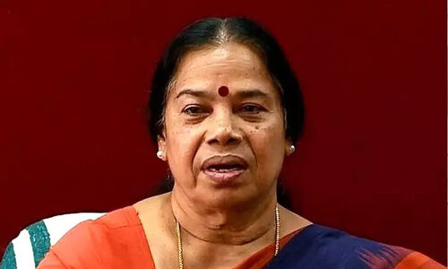 പി.കെ. ശ്രീമതിക്ക്​ വിലക്ക്​; സി.പി.എമ്മിൽ അസാധാരണ തർക്കം