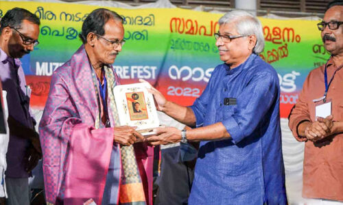 അരങ്ങിൽ തിളങ്ങിയും ജീവിതത്തിൽ തിളങ്ങാനാകാതെയും കൃഷ്ണൻകുട്ടി രംഗം ഒഴിഞ്ഞു