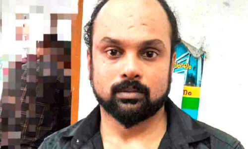 സ്ത്രീയോട് മോശം പെരുമാറ്റം; ബ്യൂട്ടിപാര്ലർ ഉടമ അറസ്റ്റിൽ സ്ത്രീയോട് മോശം പെരുമാറ്റം; ബ്യൂട്ടിപാര്ലർ ഉടമ അറസ്റ്റിൽ