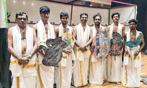 തോ​ൽ​പാ​വകൂ​ത്തി​ന് പു​തു​മ പ​ക​ർ​ന്ന് ‘മാ​യാ​സീ​ത’ അ​ര​ങ്ങ​ത്ത്