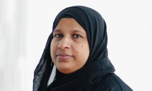 നായ കുറുകെചാടി; മകനൊപ്പം ബൈക്കിൽ സഞ്ചരിക്കുകയായിരുന്ന സ്ത്രീ റോഡിലേക്ക് തെറിച്ചുവീണ് മരിച്ചു നായ കുറുകെചാടി; മകനൊപ്പം ബൈക്കിൽ സഞ്ചരിക്കുകയായിരുന്ന സ്ത്രീ റോഡിലേക്ക് തെറിച്ചുവീണ് മരിച്ചു