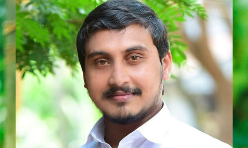 പീഡനക്കേസിൽ കോണ്ഗ്രസ് നേതാവ് അറസ്റ്റിൽ പീഡനക്കേസിൽ കോണ്ഗ്രസ് നേതാവ് അറസ്റ്റിൽ