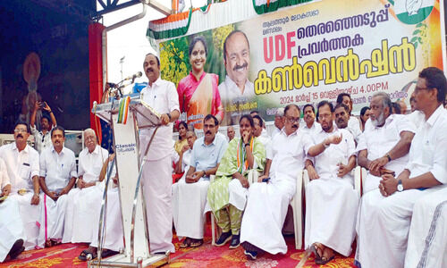 മ​ന്ത്രി ഇ​വി​ടെ നി​ൽ​ക്ക​ട്ടെ, ര​മ്യ പാ​ർ​ല​മെ​ന്റി​ൽ പോ​ക​ട്ടെ -വി.​ഡി. സ​തീ​ശ​ൻ