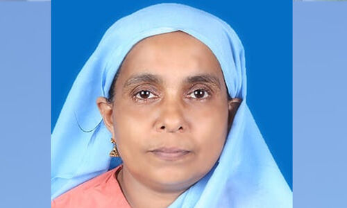 ടിപ്പർലോറി സ്കൂട്ടറിൽ ഇടിച്ച് വീട്ടമ്മയ്ക്ക് ദാരുണാന്ത്യം