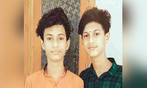 ഇല്ലായ്‌മയിലും ഇരട്ടകൾ നേടിയത് മിന്നുംജയം