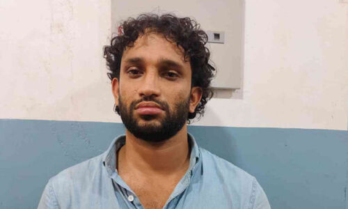 ബൈക്കിലെത്തി വയോധികയുടെ മാല പൊട്ടിച്ച പ്രതി പിടിയിൽ ബൈക്കിലെത്തി വയോധികയുടെ മാല പൊട്ടിച്ച പ്രതി പിടിയിൽ