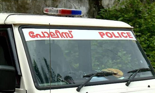 മര്മചികിത്സ കേന്ദ്രത്തില് യുവതിക്കുനേരെ ലൈംഗികാതിക്രമം: നടത്തിപ്പുകാരന് അറസ്റ്റില് മര്മചികിത്സ കേന്ദ്രത്തില് യുവതിക്കുനേരെ ലൈംഗികാതിക്രമം: നടത്തിപ്പുകാരന് അറസ്റ്റില്