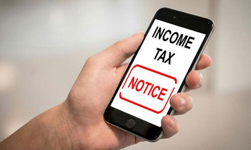 15,000 രൂ​പ മാ​സ വ​രു​മാ​ന​മു​ള്ള​യാ​ൾ​ക്ക് 33.88 കോ​ടിയു​ടെ​യും 8500 രൂ​പ വ​രു​മാ​ന​ക്കാരന് 3.87 കോ​ടിയു​ടെ​യും ആദായ നികുതി നോട്ടീസ്!