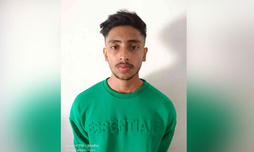 കു​ട്ടി​ക​ള​ട​ങ്ങി​യ വാ​ഹ​ന​മോ​ഷ​ണ സം​ഘം പി​ടി​യി​ൽ