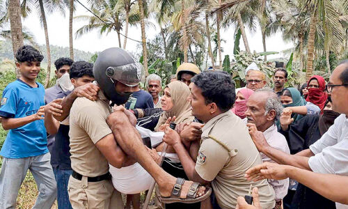 പുറക്കാമല ഖനനം തടഞ്ഞ് സമരസമിതി