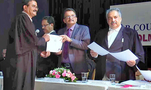 പ​ഠ​നം തു​ട​ർ​ക്ക​ഥ; 62ാം വ​യ​സ്സി​ൽ അ​ഭി​ഭാ​ഷ​ക​ കു​പ്പാ​യ​മ​ണി​ഞ്ഞ് ഹം​സ മാ​സ്റ്റ​ർ