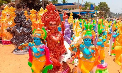 വിഷുവിന് കണി കണ്ടുണരാൻ കൃഷ്ണ വിഗ്രഹങ്ങൾ വിഷുവിന് കണി കണ്ടുണരാൻ കൃഷ്ണ വിഗ്രഹങ്ങൾ