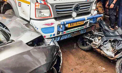 സീബ്ര വരകൾ മാഞ്ഞു; അപകട ഭീഷണിയിൽ തിരൂർക്കാട് സീബ്ര വരകൾ മാഞ്ഞു; അപകട ഭീഷണിയിൽ തിരൂർക്കാട്