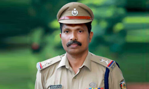 ‘കണ്ണൂര് സ്ക്വാഡി’ലെ യഥാർഥ താരം റാഫി അഹമ്മദ് പടിയിറങ്ങുന്നു ‘കണ്ണൂര് സ്ക്വാഡി’ലെ യഥാർഥ താരം റാഫി അഹമ്മദ് പടിയിറങ്ങുന്നു