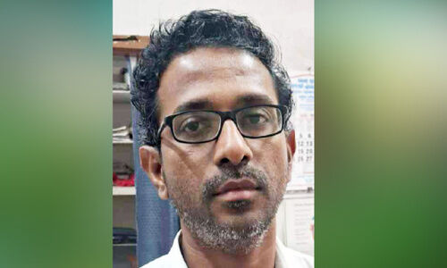 ജോലി വാഗ്ദാനം ചെയ്ത് പണം തട്ടിയ കേസിൽ പ്രതി അറസ്റ്റില് ജോലി വാഗ്ദാനം ചെയ്ത് പണം തട്ടിയ കേസിൽ പ്രതി അറസ്റ്റില്