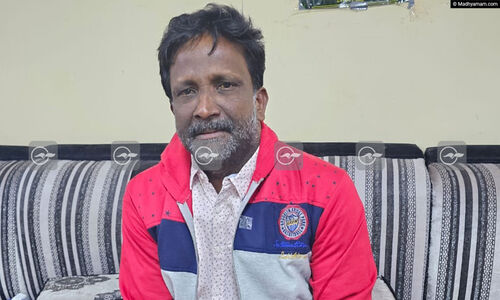 അഫാന്റെ പിതാവ് അബ്ദുറഹീം ഒടുവിൽ നാട്ടിലേക്ക്; മടക്കം നെഞ്ചുറയുന്ന നോവുമായി... അഫാന്റെ പിതാവ് അബ്ദുറഹീം ഒടുവിൽ നാട്ടിലേക്ക്; മടക്കം നെഞ്ചുറയുന്ന നോവുമായി...