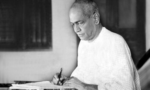 ഇ.കെ. മൗലവിയുടെ ആക്ഷേപവും വള്ളത്തോളിന്റെ പ്രസംഗവും ഇ.കെ. മൗലവിയുടെ ആക്ഷേപവും വള്ളത്തോളിന്റെ പ്രസംഗവും