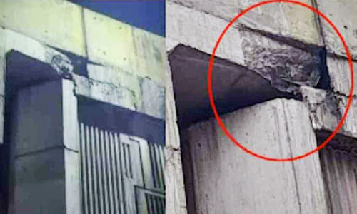 ദേശീയപാതയിൽ മേൽപാതയുടെ അടിഭാഗം ഇളകിവീണു ദേശീയപാതയിൽ മേൽപാതയുടെ അടിഭാഗം ഇളകിവീണു