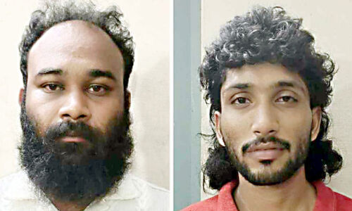 ആംബുലൻസിന്റെ മറവിൽ രാസലഹരി കച്ചവടം; രണ്ടുപേർ അറസ്റ്റിൽ ആംബുലൻസിന്റെ മറവിൽ രാസലഹരി കച്ചവടം; രണ്ടുപേർ അറസ്റ്റിൽ