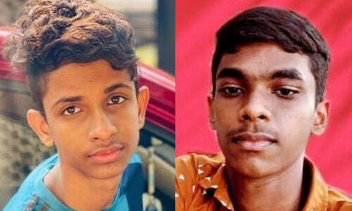 ചാനൽ വാർത്തസംഘം സഞ്ചരിച്ച കാറിടിച്ച് രണ്ട് വിദ്യാർഥികൾക്ക് ദാരുണാന്ത്യം ചാനൽ വാർത്തസംഘം സഞ്ചരിച്ച കാറിടിച്ച് രണ്ട് വിദ്യാർഥികൾക്ക് ദാരുണാന്ത്യം