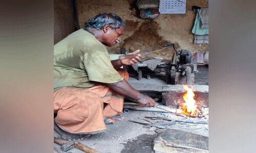 ഉലയിലൂതി ഉലഞ്ഞ ജീവിതം; ലക്ഷ്മണനിത് അഭിമാനത്തൊഴിൽ