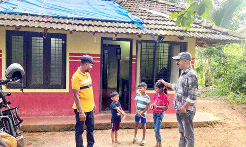 അധ്യാപക ദിനം; വിദ്യാർഥി ഗൃഹസന്ദർശനം; കാൽനൂറ്റാണ്ട് തികച്ച് ഗിരീഷ് അധ്യാപക ദിനം; വിദ്യാർഥി ഗൃഹസന്ദർശനം; കാൽനൂറ്റാണ്ട് തികച്ച് ഗിരീഷ്