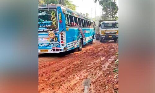 പൈപ്പിടൽ പൂർത്തിയാക്കി; കൂളിമാട് റോഡ് തുറന്നുകൊടുത്തു പൈപ്പിടൽ പൂർത്തിയാക്കി; കൂളിമാട് റോഡ് തുറന്നുകൊടുത്തു