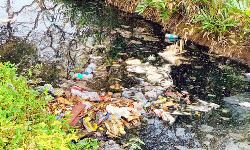 പ​ഴ​യ​ങ്ങാ​ടി​യി​ൽ അ​ശാ​സ്ത്രീ​യ മാ​ലി​ന്യ സം​സ്ക​ര​ണം; ജി​ല്ല എ​ൻ​ഫോ​ഴ്സ്മെ​ന്‍റ് സ്ക്വാ​ഡ് 40,000 രൂ​പ പി​ഴ​യി​ട്ടു