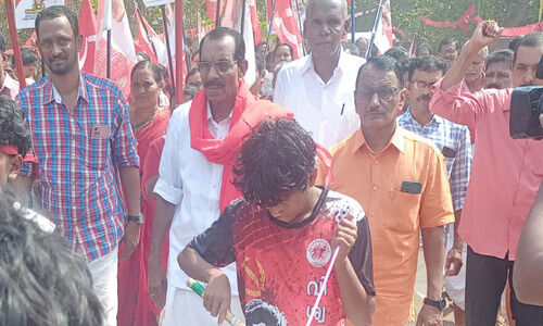 നീളൻ പര്യടനത്തിന്റെ ആത്മവിശ്വാസത്തിൽ ബാലകൃഷ്ണൻ