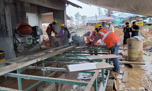 രണ്ട് ദേശങ്ങളെ ഉരുളെടുത്ത കണ്ണീരോർമകൾക്ക് ഒരാണ്ട്