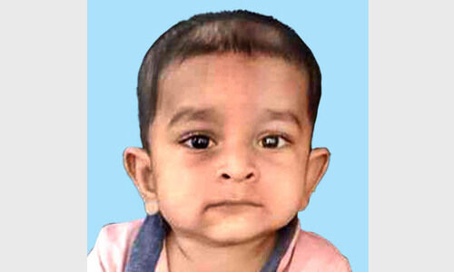 രണ്ടര വയസ്സുകാരൻ കടലിൽ വീണ് മരിച്ചു