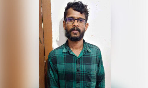 എളമരത്തെ വീട്ടിലെ സ്വർണക്കവർച്ച: പ്രതി പിടിയിൽ എളമരത്തെ വീട്ടിലെ സ്വർണക്കവർച്ച: പ്രതി പിടിയിൽ