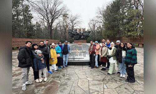 ചരിത്രമുറങ്ങുന്ന അൽമാട്ടി... ഗ്രീൻ ബസാറിലെ കുതിര ഇറച്ചി ചരിത്രമുറങ്ങുന്ന അൽമാട്ടി... ഗ്രീൻ ബസാറിലെ കുതിര ഇറച്ചി