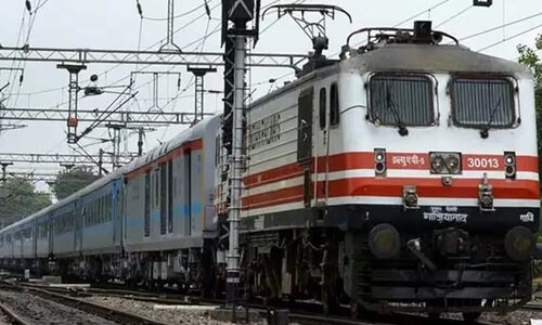 ഓണം സ്പെഷൽ ട്രെയിനിന് നീലേശ്വരത്ത് സ്റ്റോപ്പില്ല ഓണം സ്പെഷൽ ട്രെയിനിന് നീലേശ്വരത്ത് സ്റ്റോപ്പില്ല