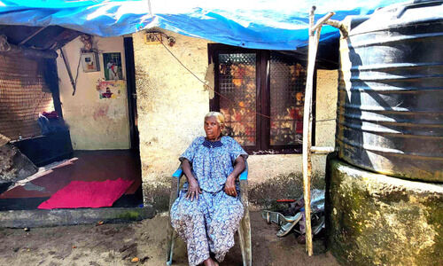 ചുവപ്പു നാടക്കുരുക്ക് അഴിയുമോ? വീടിനായി മണി കാത്തിരിപ്പ് തുടരുന്നു ചുവപ്പു നാടക്കുരുക്ക് അഴിയുമോ? വീടിനായി മണി കാത്തിരിപ്പ് തുടരുന്നു