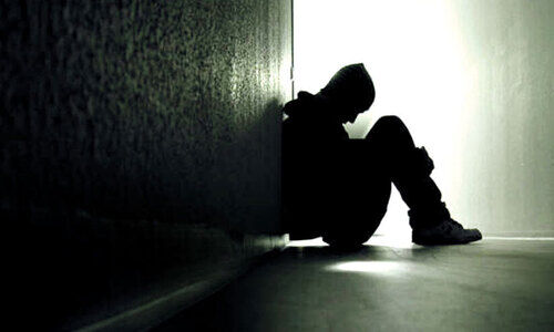 ഞെ​ട്ടി​ച്ച്​ കേ​ര​ള​ത്തി​ലെ ആ​ത്മ​ഹ​ത്യകൾ; ര​ണ്ട​ര മാ​സത്തിനിടയിൽ ജീ​വ​നൊ​ടു​ക്കി​യ​ത് 1785 പേർ