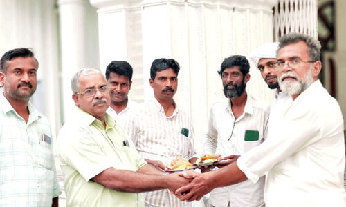 മതസാഹോദര്യം തീർത്ത്​  ഇരമത്തൂർ മസ്​ജിദിൽ  ഗോപാലകൃഷ്ണൻ നായരുടെ ഇഫ്താർ