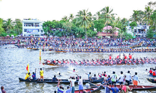 വള്ളംകളി ട്രെൻഡ്​ മാറി; തുഴയെറിയുന്നത്​ സമൂഹമാധ്യമം