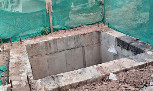 ഇഴഞ്ഞുനീങ്ങി കുമ്പള റെയിൽവേ സ്റ്റേഷൻ ലിഫ്റ്റ് നിർമാണം ഇഴഞ്ഞുനീങ്ങി കുമ്പള റെയിൽവേ സ്റ്റേഷൻ ലിഫ്റ്റ് നിർമാണം