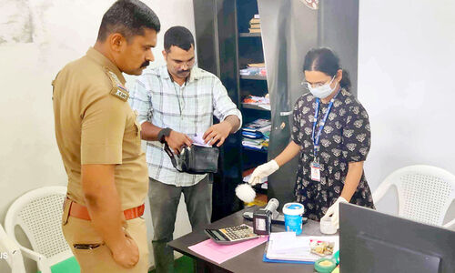 ഈസ്റ്റ് ഒറ്റപ്പാലം ജുമാമസ്ജിദ് ഓഫിസിൽ കവർച്ച; ആറ് ലക്ഷത്തോളം രൂപ നഷ്ടപ്പെട്ടു