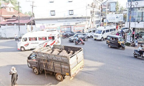 വൈ​ലോ​ങ്ങ​ര ബൈ​പാ​സ്; ഒ​രു കി​ലോ​മീ​റ്റ​ർ   അം​ഗീ​കാ​ര​ത്തി​ന് കാ​ത്ത​ത് എ​ട്ടു​വ​ർ​ഷം