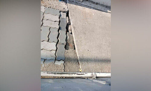 ആര്.ഡി.ബി.സി.കെ കാണണം; വിളക്കുകള് കണ്ണുചിമ്മിയും തുറന്നും കളിക്കുന്നു ആര്.ഡി.ബി.സി.കെ കാണണം; വിളക്കുകള് കണ്ണുചിമ്മിയും തുറന്നും കളിക്കുന്നു