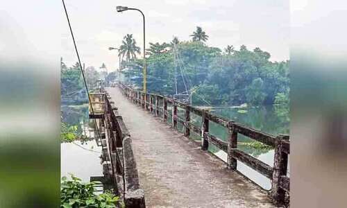വകുപ്പുകളുടെ ഏകോപനമില്ല; കോട്ടുവള്ളി-ചെമ്മായം പാലം പുനർനിർമാണം നീളുന്നു