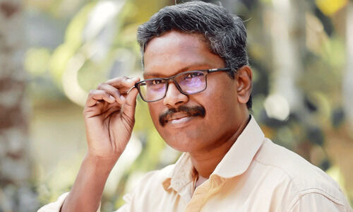 ‘‘ഒരു ദലിതനായ സംസ്കൃത  അധ്യാപകൻ എഴുതുന്നു എന്നതാണ്  ഹിന്ദുത്വവാദികളെ പ്രകോപിപ്പിക്കുന്നത്’’